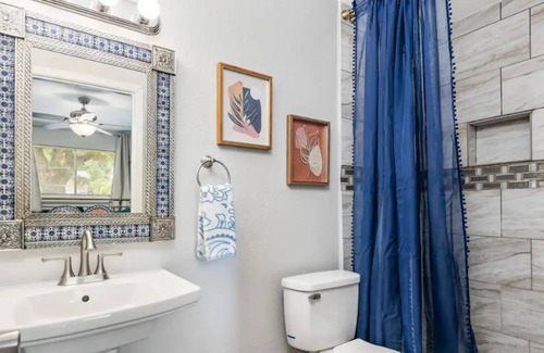Universal City Casa | Vrbo Property