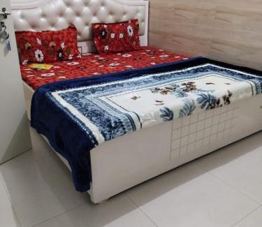 Vrindavan Hotel | vrindavan holi fest rooms