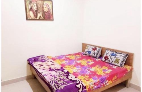 Vrindavan Hotel | VRINDAVAN HOTEL GAYATRI DHAM PALACE Near Temple - Fully Air Conditioned Hotel - Wi-fi #Free Parking #Room Service - A Premium Hotel At Best Location