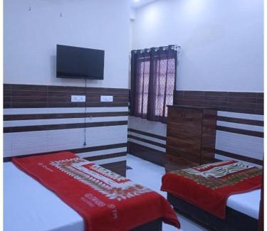 Vrindavan Hotel | VRINDAVAN HOTEL GAYATRI DHAM PALACE Near Temple - Fully Air Conditioned Hotel - Wi-fi #Free Parking #Room Service - A Premium Hotel At Best Location