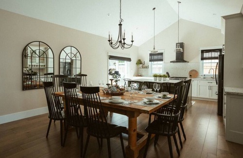 Alcona Apartamento | Beach House 5 Star Gem with a Muskoka room and Yoga Studio