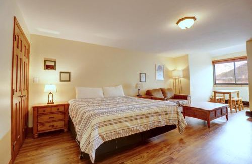 Copper Mountain Village Hotel | VS553 Village Square Hotel Room Hotel Room