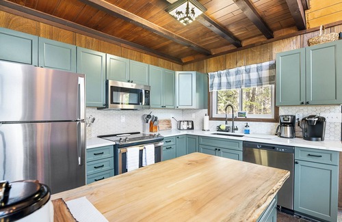 Wilmington Casa | VT escape for all occasions w/ New Kitchen, Game Rooms, Media Lounge, Chimney Hill Clubhouse Access!
