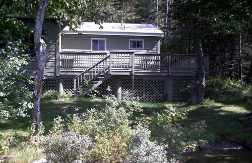 Mount Holly Casa | Lakefront Paradise en Pristine Lake w / Secluded Beach & Mountain Views