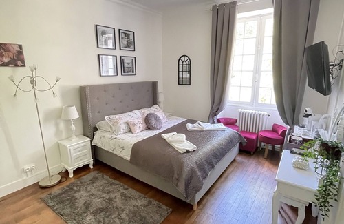 Excideuil Cama Y Desayuno | Vue du Château d'Excideuil