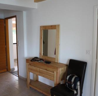 Chorges Apartamento | Vue imprenable sur Lac de Serre-Ponçon à Chorges : appt prestige 8 pers