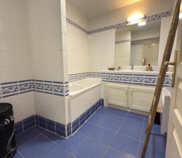 Valras-Plage Apartamento | Vue piscine Appartement sympa