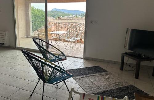 Carces Apartamento | Vue sur le Bessillon