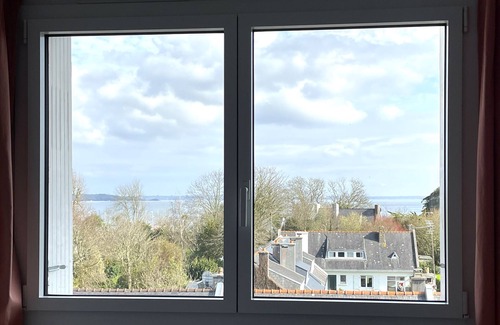 Plougonvelin Apartamento | Vue sur Mer, 200 m de la Plage, Appartement en Coeur de Station. Idéal Couple