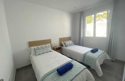 Puerto Calero Villa | Vuelo, Villa con piscina y barbacoa para disfrutar