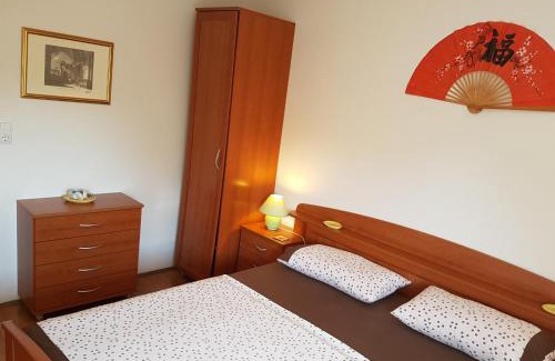 Kastel Stari Apartamento | Vukovarska Rose