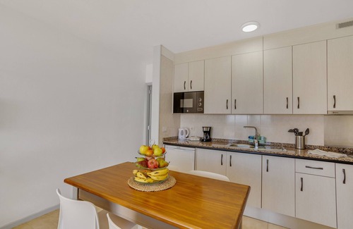 Breña Baja Casa | VV Isla Bonita- C - 84' con vistas al mar, piscina compartida y Wi-Fi