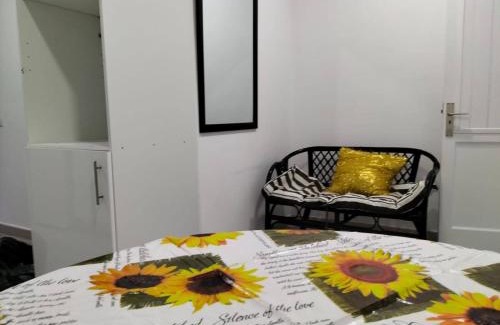 San Fernando Casa | VV Las Buganvillas MASPALOMAS - Cocina y habitaciones con baños privados