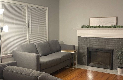 Columbia Casa | W Broadway