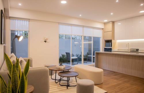 Armendáriz Apartamento | w Chic 2BR w Indoor Terrace in Miraflores