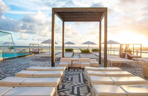 Barrier Island Apartamento | W Hotel - Beachfront 2 bedroom oasis
