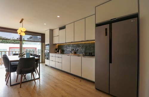 Miraflores Apartamento | w* | Modern 2BR w/Balcony in Miraflores
