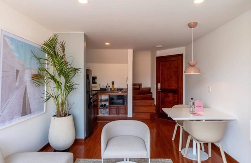 La Gran Via Apartamento | w Unique 1BR Duplex in Parque 93