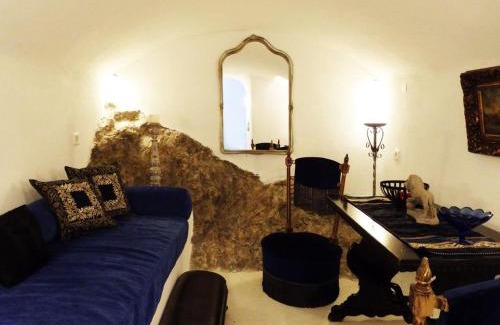 Emporio Villa | w Villa Tian - Emporeio - 3 Bedroom Villa With Private Pool and Jacuzzi