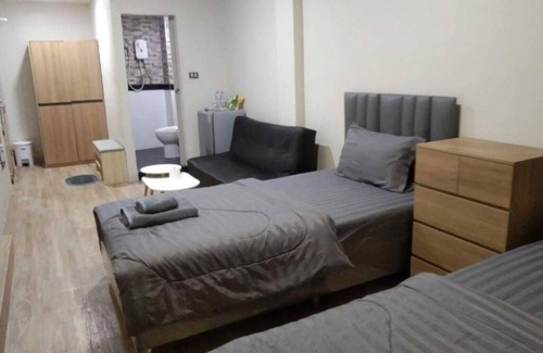 Phra Khanong Nuea Hotel | W71