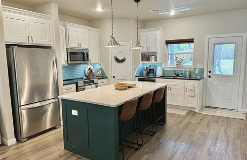 University Casa | Waco's Brick Beauty! 0.7 miles to Magnolia Market, 1.1 miles to Baylor!