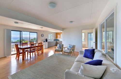 Coles Bay Casa | "Waders" se encuentra frente a la playa, con impresionantes vistas al mar.