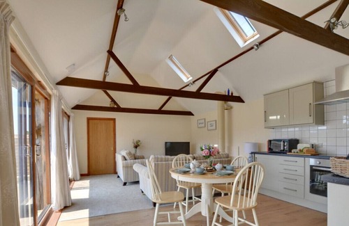 Beckley Casa | Waders - Two Bedroom House, Sleeps 4