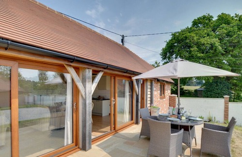 Beckley Casa | Waders - Two Bedroom House, Sleeps 4