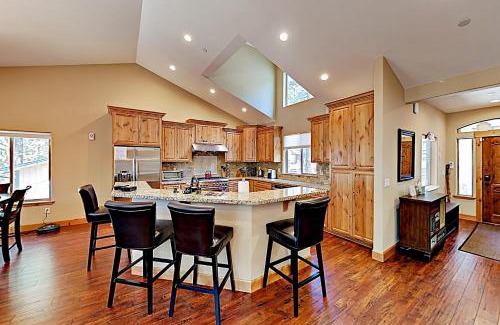 Montgomery Estates Casa | Wagon Wood Retreat