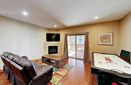 Montgomery Estates Casa | Wagon Wood Retreat