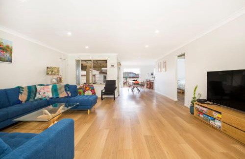 Culburra Beach Casa | Wagtails Pet Friendly 10 Mins Walk to Beach