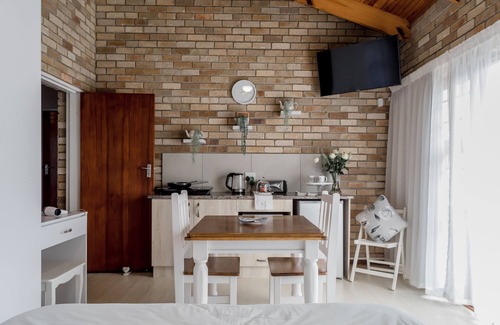 Summerstrand Casa | Wagtails Guest House