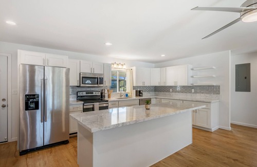Wahiawa Casa | Wahiawa 4BR - Sleeps 8, WiFi, A/C + Dole & Beach