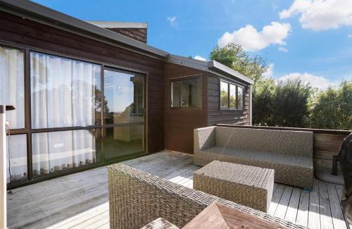 Torbay Casa | Waiake Family Retreat - Auckland Holiday Home
