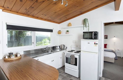 Gisborne Hotel | Waikanae Beach Motel