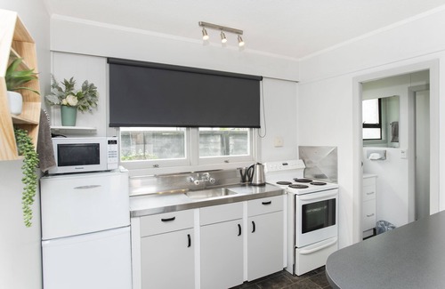 Gisborne Hotel | Waikanae Beach Motel