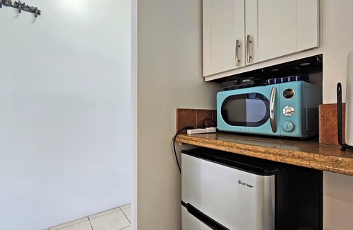 Waikiki Apartamento | 𝐖𝐀𝐈𝐊𝐈𝐊𝐈 6ᵀᴴ Floor Studio w/Balcony — WAIKIKI GRAND HOTEL® 615
