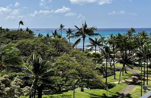 Waikiki Apartamento | 𝐖𝐀𝐈𝐊𝐈𝐊𝐈 6ᵀᴴ Floor Studio w/Balcony — WAIKIKI GRAND HOTEL® 615