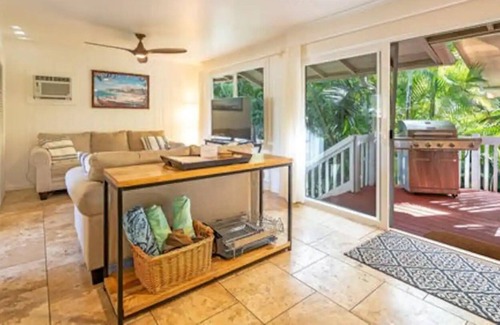 Pupukea Cabaña | Waimea Bay Cottage - Steps to beach, AC