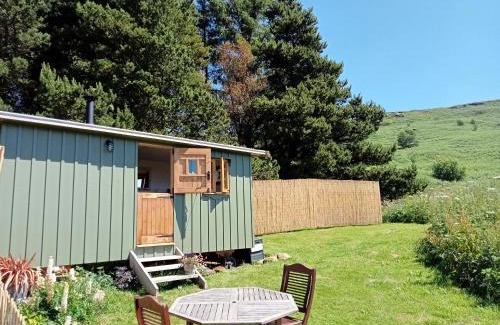 Urra Otro | Wainstones Shepherd's Hut