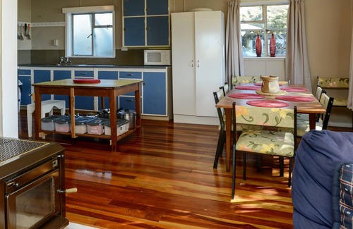 Ocean Beach Cabaña | Waipuka - Ocean Beach Holiday Home