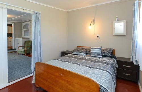 Ocean Beach Cabaña | Waipuka - Ocean Beach Holiday Home