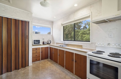 Lynmore Casa | Waitawa Bach - Rotorua Holiday Home