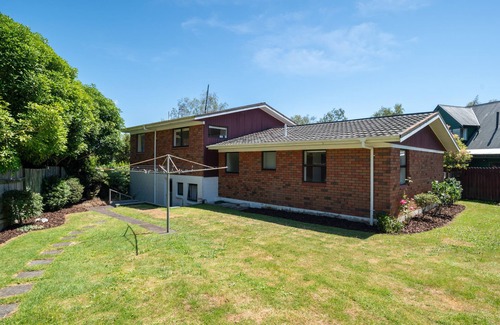 Lynmore Casa | Waitawa Bach - Rotorua Holiday Home