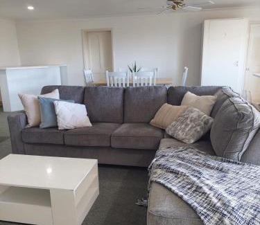 Waiwera Casa | Waiwera Clifftop - Eagle's Rest