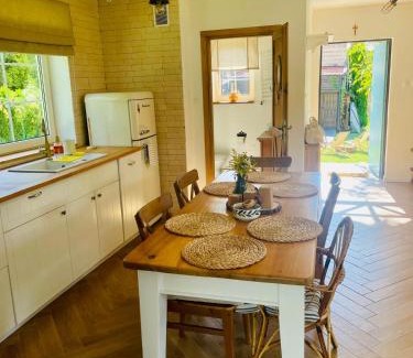 Mikolajki Casa | Wakajki - domek z balią blisko jeziora i centrum Mikołajek
