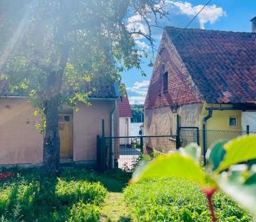 Mikolajki Casa | Wakajki - domek z balią blisko jeziora i centrum Mikołajek
