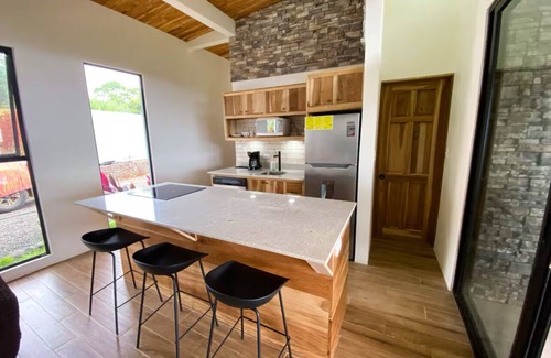 Jacó Casa | Wake to the birds, sleep to the sound of the waves