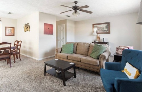 Starkville Apartamento | Wake Up In Starkvegas!