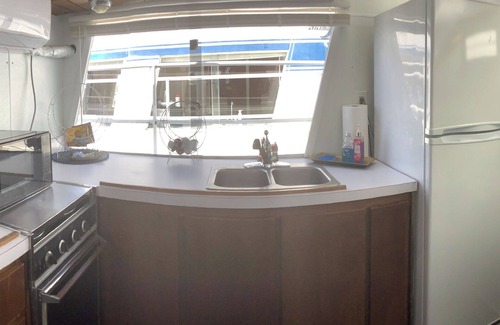 Port Clinton Alquiler De Eote | Wake up ON the lake aboard Sleuth!